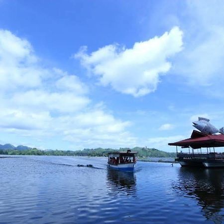 Punta Isla Lake Resort Lake Sebu Exterior photo